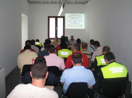 20060516100433-curso-policia-tomares.jpg