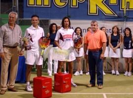 20060706103819-padel-bollullos3.jpg
