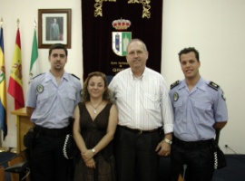 20060706190641-nuevos-policias-gines06.jpg