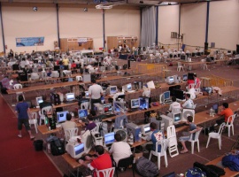 20060828124238-lan-party-gines06.jpg