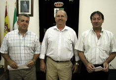 20060831125312-ayudas-hdades-gines06.jpg