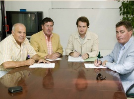 20060914143608-acuerdo-guarderia-mairena.jpg