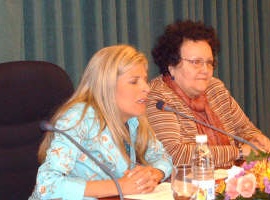 20070403174635-ana-hermoso-amalia-gomez.jpg