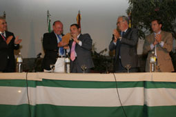 20070713101136-homenaje-doma-vaquera-umbrete07.jpg