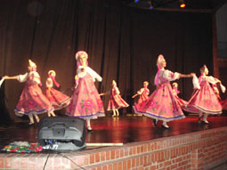 20070904173754-feria-cultura-pilas.jpg