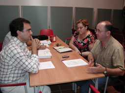 20070925185537-reunion-gerente-mancomunidad-gines07.jpg