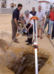 20071002183002-piedra-centro-salud-coria07.jpg