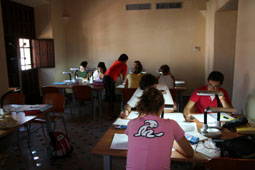 20071025194845-casa-monjas-espartinas.jpg