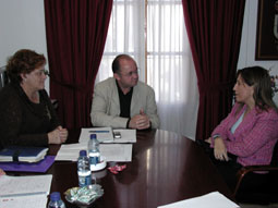 20071108195455-visita-diputada-medioambiente-gines.jpg
