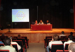 20071123174845-jornada-tapiceros-pilas07.jpg