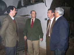 20080214163007-visita-bodegasgongora-villanueva08.jpg
