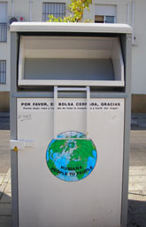 20080415163119-contenedor-ropa-palomares08.jpg