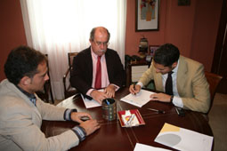 20080418173747-juan-pazos-eduardo-cabeza-notario08.jpg