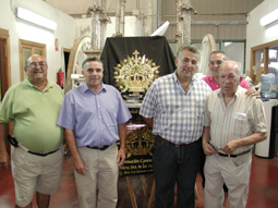 20080803132256-entrega-corona-virgen-dolores-gines08.jpg
