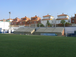 20080806180959-gradas-campo-futbol-castilleja08.jpg